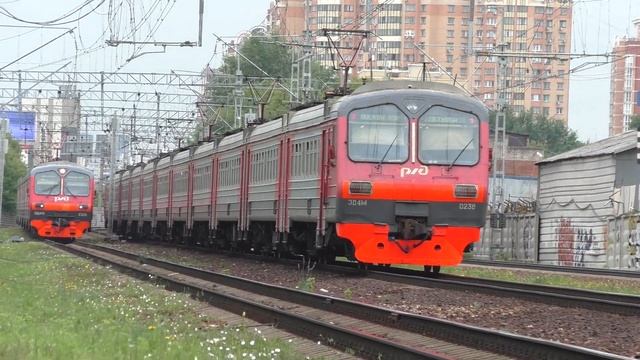 Электропоезда ЭД4М-0238, ЭД4М-0335/0349 и электровоз ЭП20-046 с скоростным поездом "Стриж" смотреть онлайн