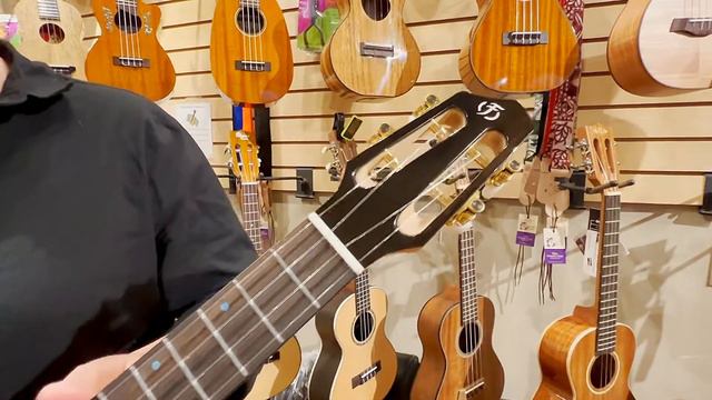 Flight A10 QM Tenor Ukulele Demo by UKE Republic смотреть онлайн