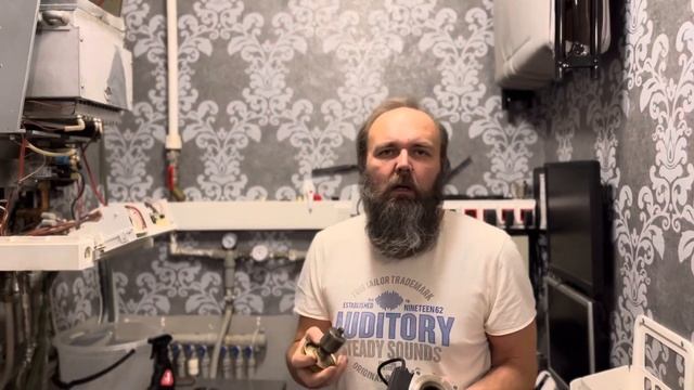 Чистка циркуляционного насоса Оазис, котёл Viessmann Vitopend 100, обслуживание, посторонний стук. смотреть онлайн