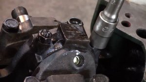 Часть 7 Lada Капитальный ремонт ВАЗ 2107 (1600)  Установка поршневой в блок цилиндров