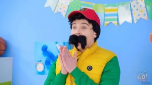 ПРОФИ vs. НОВИЧКИ: ЧЕЛЛЕНДЖ НЕВЕРОЯТНОЙ АКРОБАТИКИ! 24 часа делаем трюки с 123 GO! SCHOOL