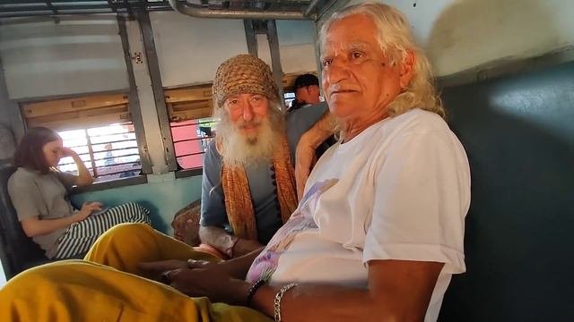 235. Хочется разнообразия.  Уезжаем в Гокарну, священный город. Индия 2024.