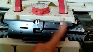 Двухфонтурный жаккард на Тойоте 858/506, /моя ошибка в процессе показа/.