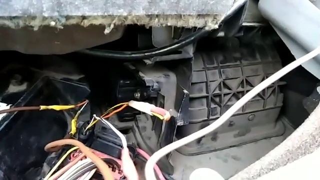 Управление заслонкой рециркуляции отопителя. На примере Рено. смотреть онлайн