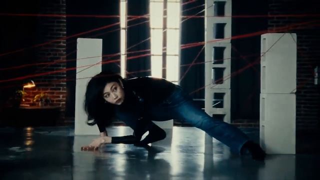 Почему женщина девушка никогда вас не обманет? смотреть онлайн