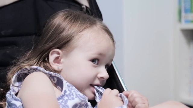 Как избежать детской ревности при рождении младшего ребенка? [Супермамы] смотреть онлайн