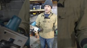 пила по металлу  MAKITA DCS 552 .