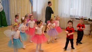 Танец "Божья коровка" Младшая группа