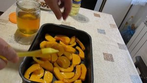 ТЫКВА ЗАПЕЧЁННАЯ В ДУХОВКЕ с мёдом! Полезно и вкусно!