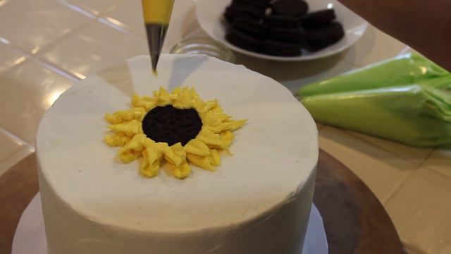 Decorate a Sunflower Flower Birthday Cake with Jill