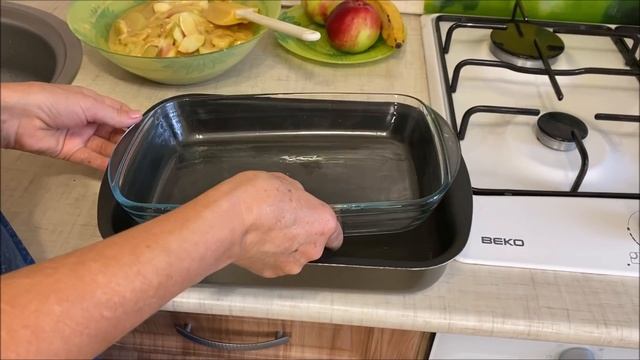 Готовлю каждый день вкуснейший пирог -  шарлотка с бананами и яблоками.