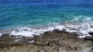Приятная легкая музыка и море. Наслаждайтесь.
