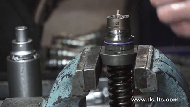 Ремонт насос-форсунки Detroit N2 смотреть онлайн