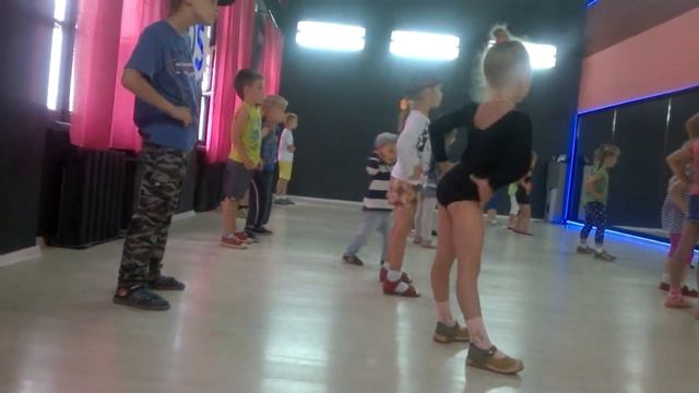 Лева на танцах. Попытка намбер уан) смотреть онлайн