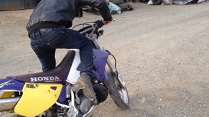 Honda CRM250 Test