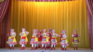 Веселая компания - танец "Кумушки голубушки" (рук. Загудайлова О.В.)