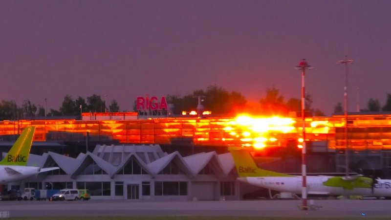 Sunset in action at the airport. My #shorts