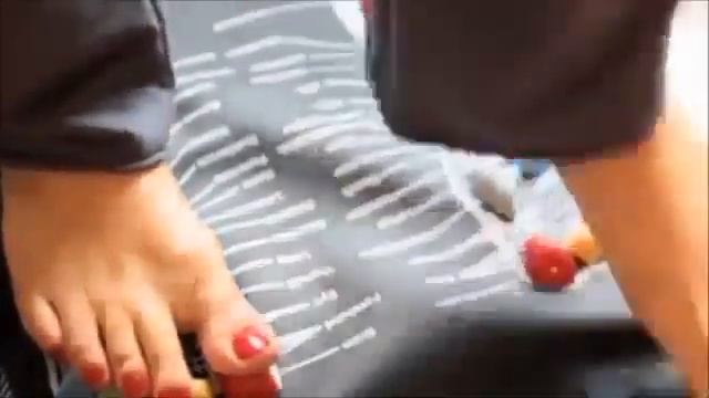 Массажный коврик для ног смотреть онлайн