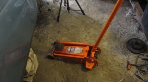 Обзор подкатного домкрата для гаража Ombra OHT225