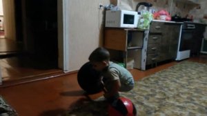 Вот как надо бить грушу в 2.5 года