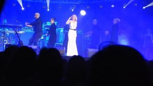 Ты нарисуй любовь на краешке планеты