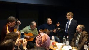 Сергей Мелехин поёт свою песню