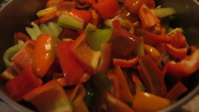 ЛЕЧО из сладкого перца с  помидорами и луком на зиму - вкусная закуска к любому столу.