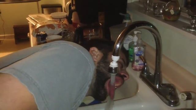 Me eating a Red Savina Habanero pepper raw!! смотреть онлайн