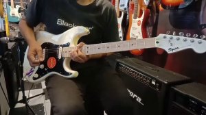 Squier Contemporary HH Stratocaster Pearl White ( Sound Sample )