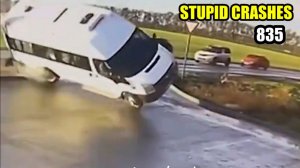 Stupid crashes 835 November 2023 car crash compilation