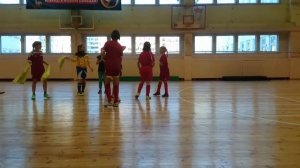 Подвижная игра "Хвостики"