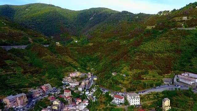 Riomaggiore, Cinque Terre Drone Travel Film // Reel Hearts Productions смотреть онлайн