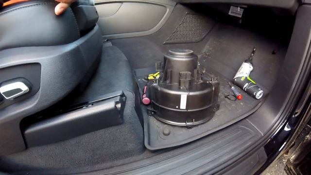 AUDI Q7  3 0 TDI Замена моторчика печки смотреть онлайн