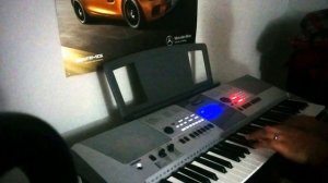 Yamaha PSR E413