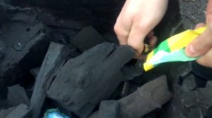 Как быстро и просто разжечь угли для шашлыка///Только подручные средства!!!