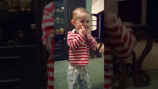 Прикольные дети.учим стих. смотреть всем Мой сынок Амаль. Мишка касалапый.детки.прикол.веселые детк