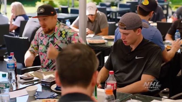 Vigneault gathers his coaches during a day off to build relationships during the Global Series смотреть онлайн