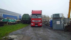 Гудок фуры против легкового (truck horn vs car horn)