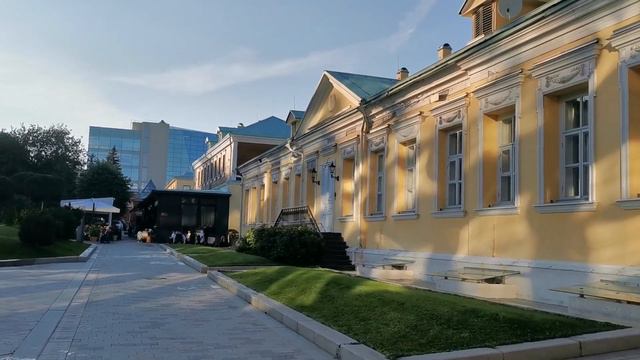 Москва. Новодевичий пруд, офис Яндекс, Воробьёвы горы.