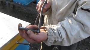 Захваты для переноски и погрузки многокорпусных ульев.