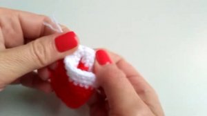 Новогодние игрушки крючком. Елочная игрушка  «Носочек».