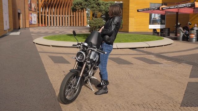 Мой ЭлектроБайк за 300 000р. Зачем нужен и как едет? смотреть онлайн