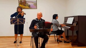 Vincent Fiorino. Blue Canary. Печальная канарейка.