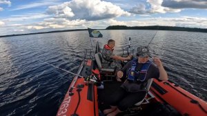 УВЕЗ ДЕВУШКУ В ПАЛАТКУ С НОЧЕВКОЙ. ЖИВЕМ НА НЕОБИТАЕМОМ ОСТРОВЕ