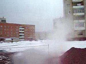 Авария теплопровода на ул.Лихачёва (5 мкр)