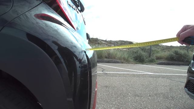 Toyota Aygo X vs. Dacia Sandero Stepway - Autoweek Dubbeltest смотреть онлайн