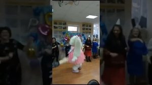 поздравление с днём рождения женского клуба от ростовой куклы Зайки Зефирки в Курске