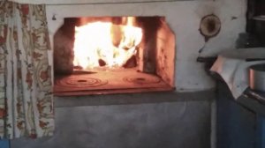 Русская печь топится