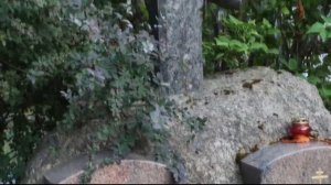 Где похоронен Кирилл Лавров.