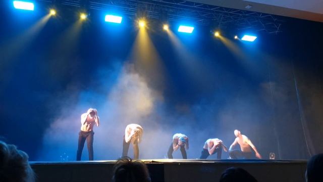 Шоу под дождем. Театр танца Искушение. 04.03.2022. Красноярск. Фрагменты. смотреть онлайн